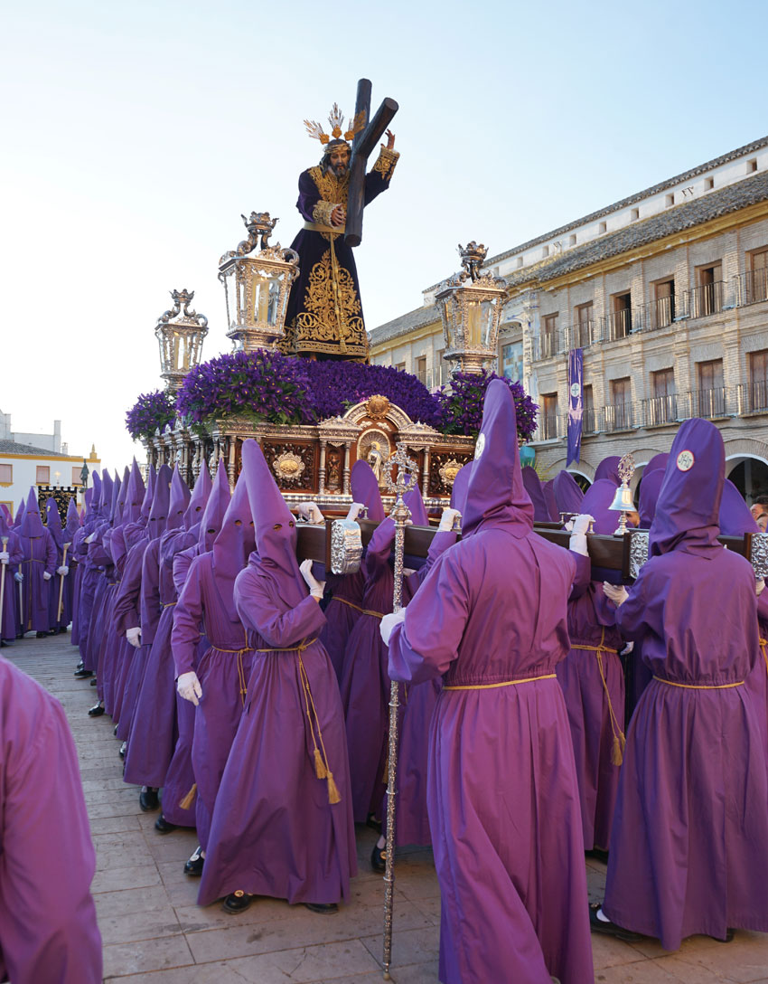 Nuestro Padre Jesús Nazareno en procesión